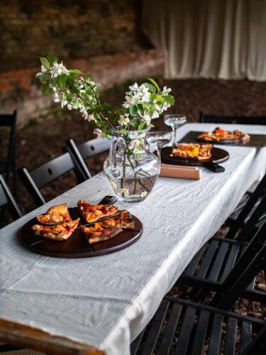 Historic Country Cottage: Spa Facilities & Catering