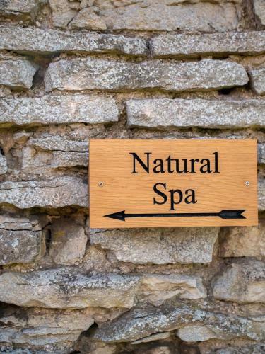 Historic Country Cottage: Spa Facilities & Catering