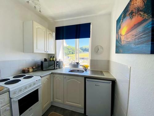 First Floor Apartment With Harbour Views.