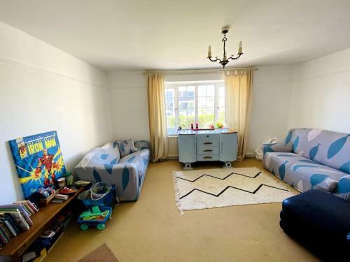 First Floor Apartment With Harbour Views.