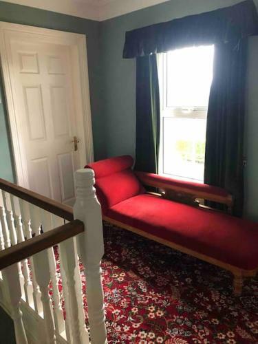Spacious Farmhouse With Lovely Views, Omagh & Ferm