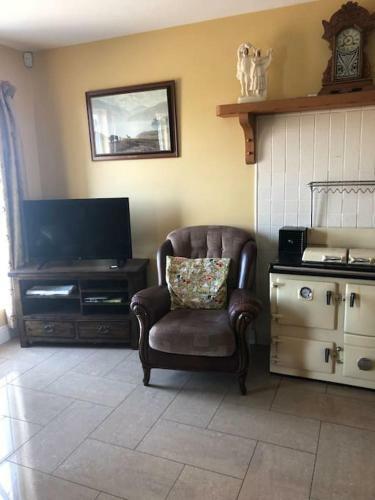 Spacious Farmhouse With Lovely Views, Omagh & Ferm
