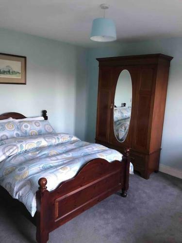 Spacious Farmhouse With Lovely Views, Omagh & Ferm