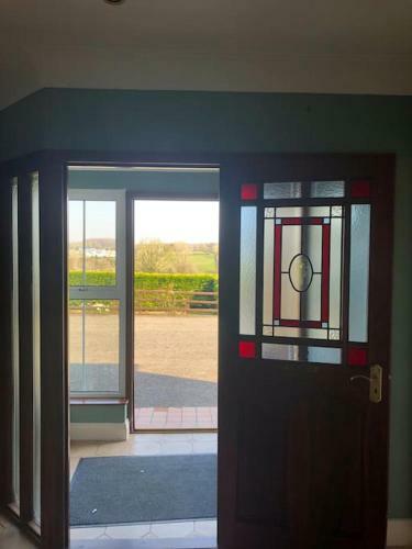 Spacious Farmhouse With Lovely Views, Omagh & Ferm