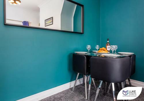 Apartamento ?cosy 4 Bed House ?master Ensuite ?wifi ?yard?