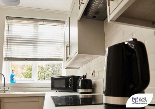 Apartamento ?stunning 2 Bed Flat ?wifi ?parking ?yard?nr Park?