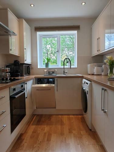 Cheerful 1 Private Room-ensuite With Free Parking