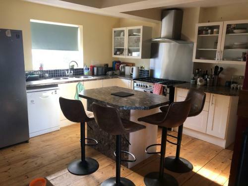 4 Bedroom House Walking Distance To Silverstone C