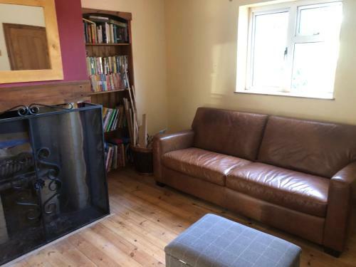 4 Bedroom House Walking Distance To Silverstone C