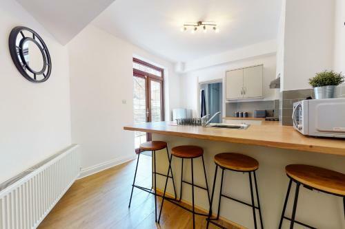 No.10 Seaside Apartment - Ground Floor, Sleeps 6