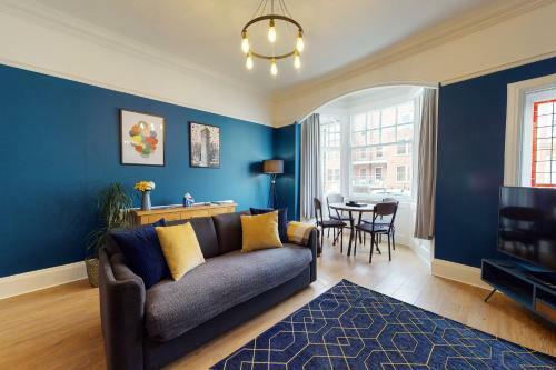 No.10 Seaside Apartment - Ground Floor, Sleeps 6