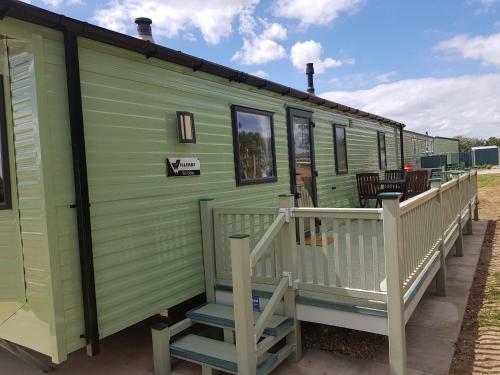 Luxury 6 Birth Caravan With Hot Tub In Skegness