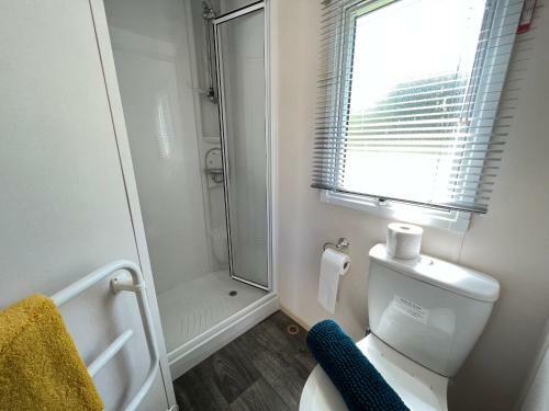 Mallard Corner, Cosy Cotswold Lakeview Lodge