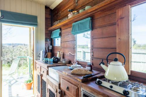 The Hoot Romantic Glamping