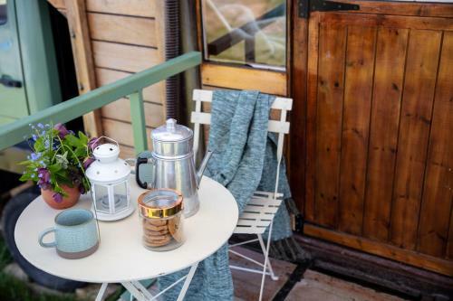The Hoot Romantic Glamping