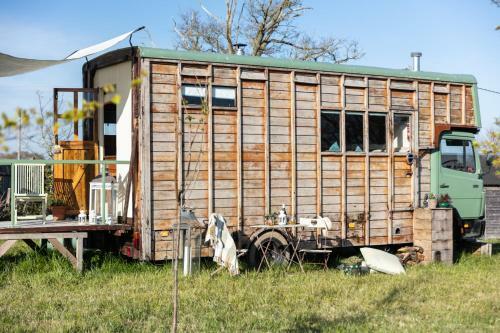 The Hoot Romantic Glamping