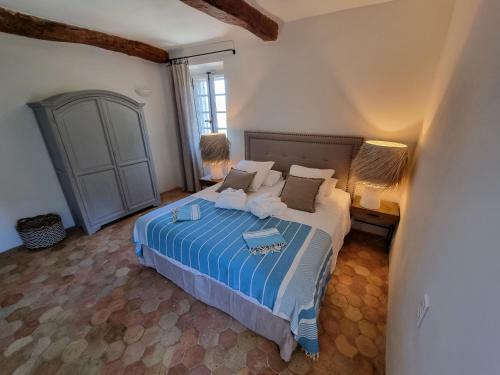 Piscine Troglodyte Avec Vue Incroyable � Gordes