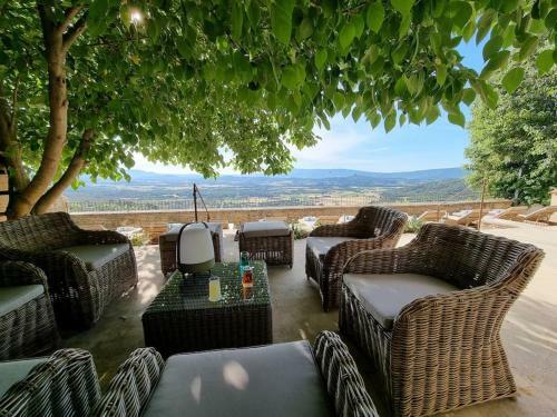 Piscine Troglodyte Avec Vue Incroyable � Gordes