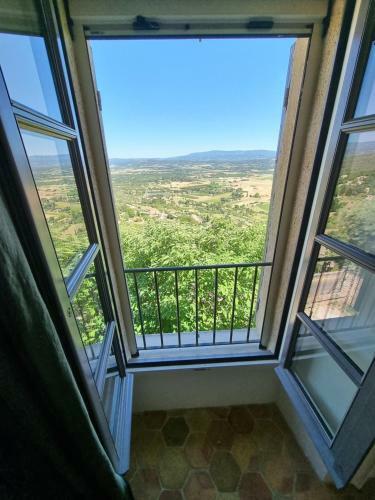 Piscine Troglodyte Avec Vue Incroyable � Gordes