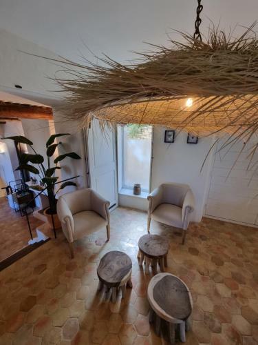 Piscine Troglodyte Avec Vue Incroyable � Gordes