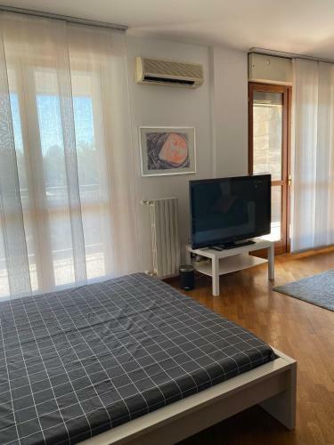 Hostal Bedandbreakfast Eni Torri Lombarde San Donato Bbqueen