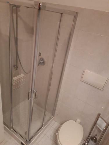 Hostal Bedandbreakfast Eni Torri Lombarde San Donato Bbqueen