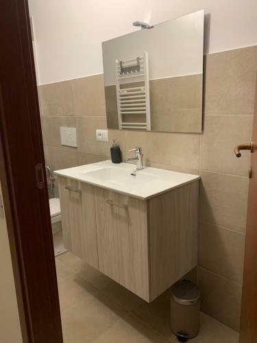 Hostal Bedandbreakfast Eni Torri Lombarde San Donato Bbqueen