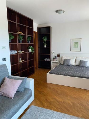 Hostal Bedandbreakfast Eni Torri Lombarde San Donato Bbqueen