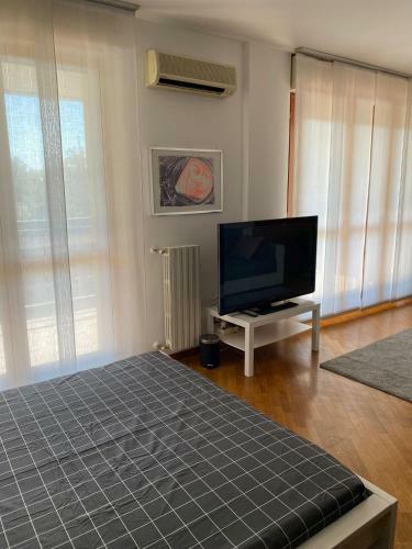 Hostal Bedandbreakfast Eni Torri Lombarde San Donato Bbqueen