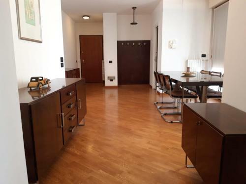 Hostal Bedandbreakfast Eni Torri Lombarde San Donato Bbqueen
