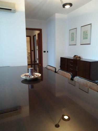 Hostal Bedandbreakfast Eni Torri Lombarde San Donato Bbqueen