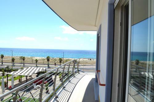 Hostal Paradise Island - Terrazza Sul Mar Mediterraneo
