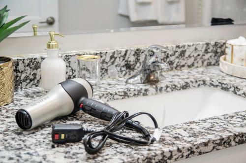 Apartamento Stunning Midtown Oasis - King & Queen Beds!