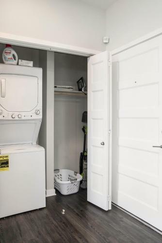 Apartamento Stunning Midtown Oasis - King & Queen Beds!