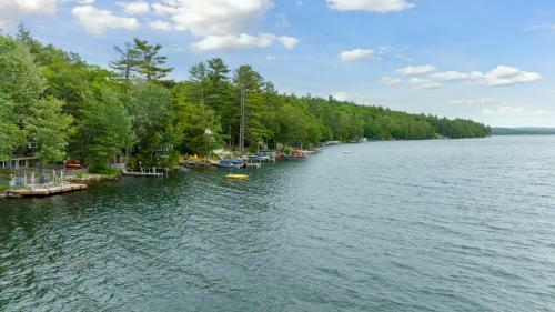 Piper's Cove On Lake Winnisquam