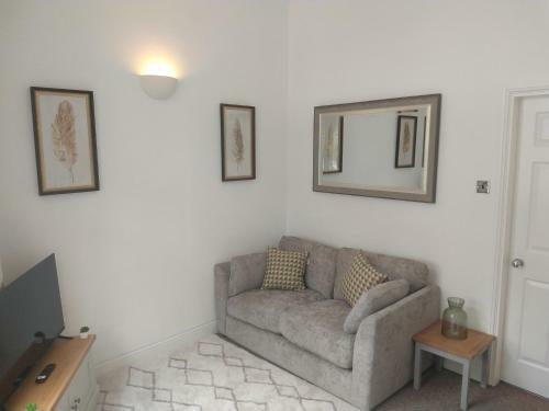 All Saints 2 Bed House In Central Stamford With Parking