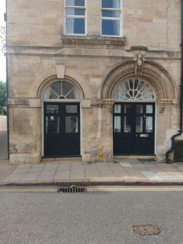 All Saints 2 Bed House In Central Stamford With Parking