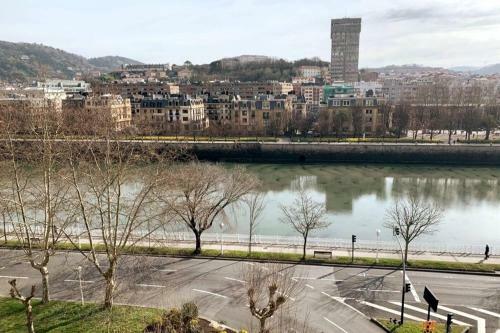 Apartamento Excepcional Piso Con Vistas Al Rio, Centro Donosti