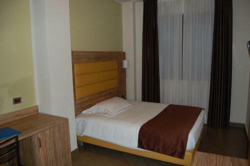 Giga Hotel