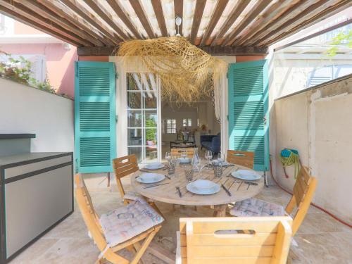 Attractive Holiday Home In Port Grimaud With Jetty