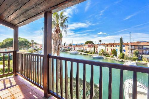 Maison de P�cheur Port-grimaud + Amarrage Bateau 11 X 4,5 M
