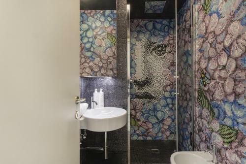 Luxury & Central Design Apartment By Wonderful Italy