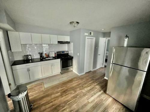 Montclair's Lovely Serviced Apartment With Free Parking +more+