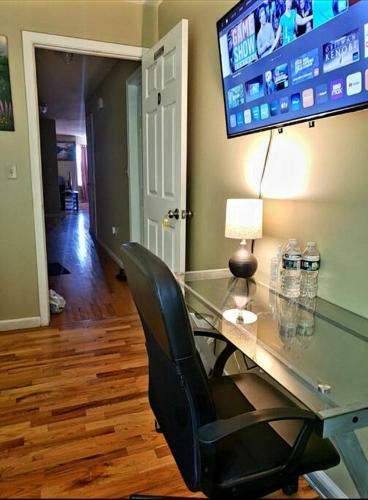Lovely 3-bedroom Apartment With Free Parking