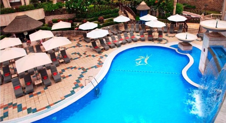 Hotel Al Murooj Rotana