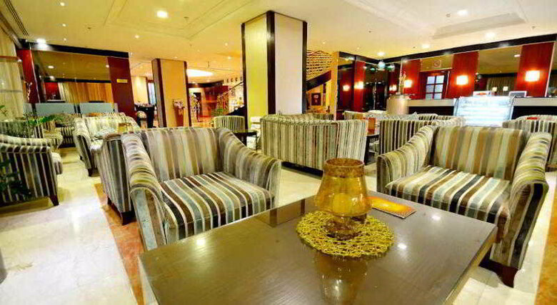 Landmark Summit Hotel
