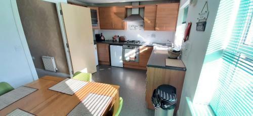 Cheerful 3 Bedroom Townhouse 2 Ensuite Bathrooms