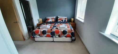 Cheerful 3 Bedroom Townhouse 2 Ensuite Bathrooms