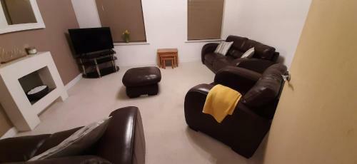 Cheerful 3 Bedroom Townhouse 2 Ensuite Bathrooms