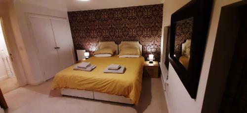 Cheerful 3 Bedroom Townhouse 2 Ensuite Bathrooms